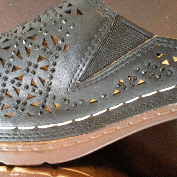 ITALINA Lightweight Black Mule Open Toe Slides with Comfort Footbed - Picture 6 of 12